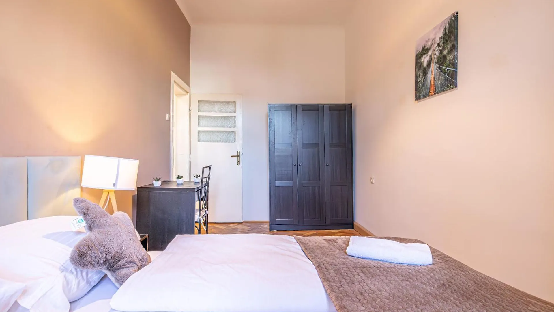 아파트 Cozy 2Br Apt Prime Vienna Location For Longstays